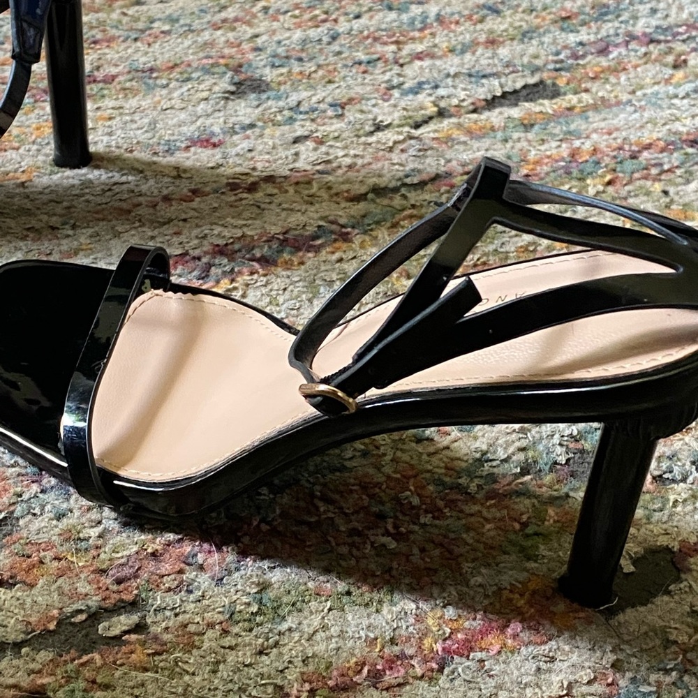 Attracting Crowds Heeled Sandals - Black